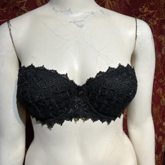 Black Lace Strapless Bra - Picture 2 of 5
